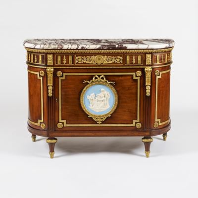 A Commode à l'Anglaise firmly attributed to Julius Zwiener