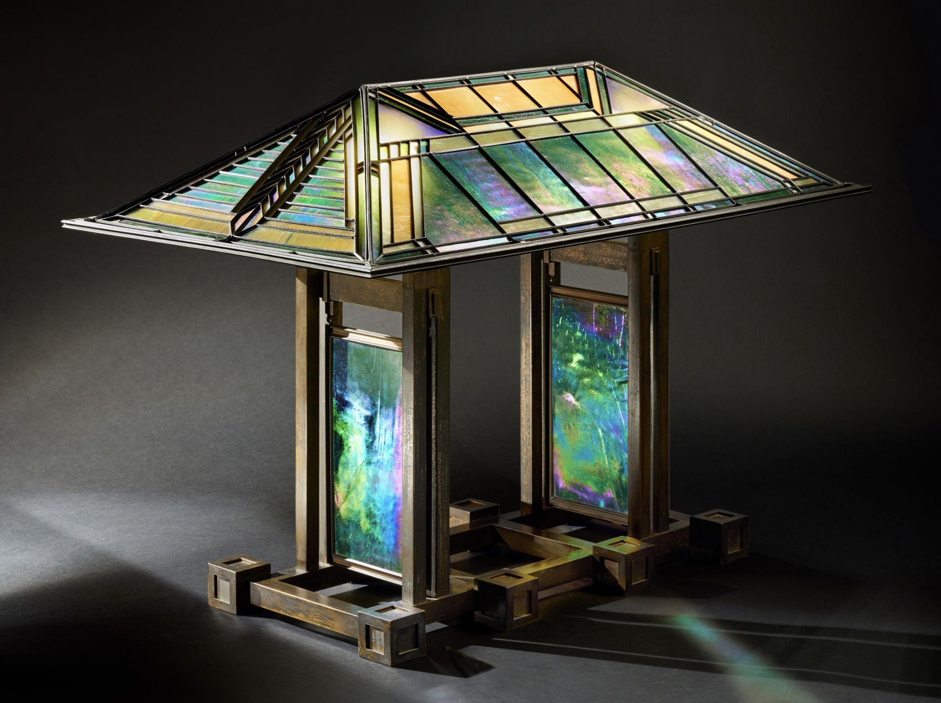 Record-Breaking lamp by Frank Lloyd Wright - Antique lighting guide