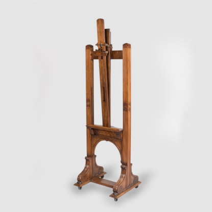 An Elegant Gallery Easel