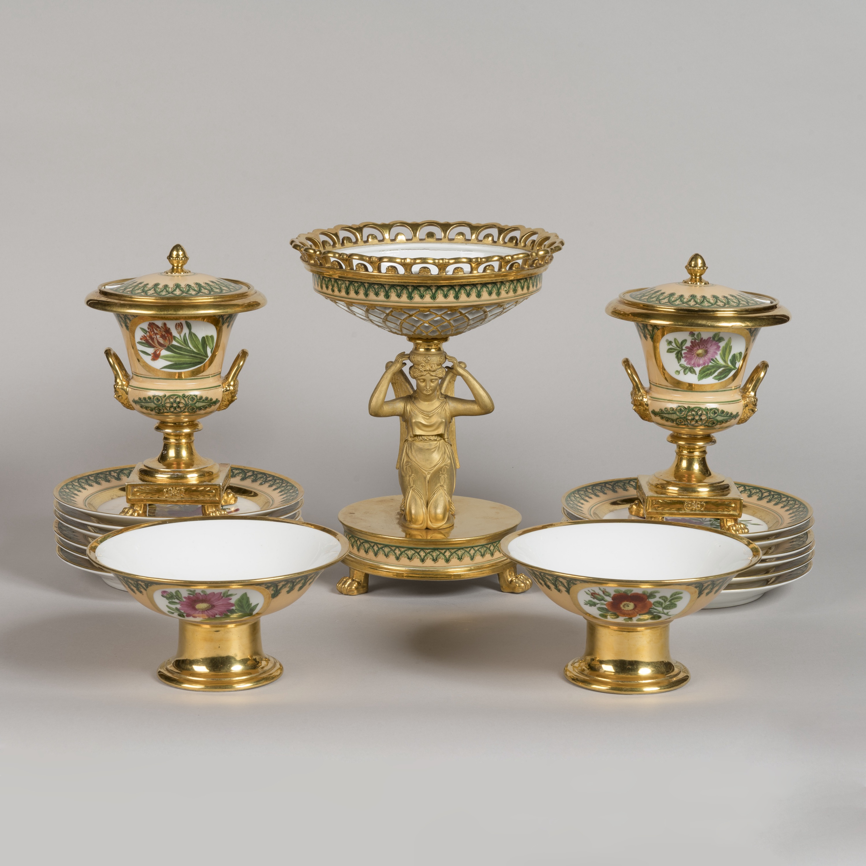 A French Restauration Period Porcelain Service By Darte Frères of Paris