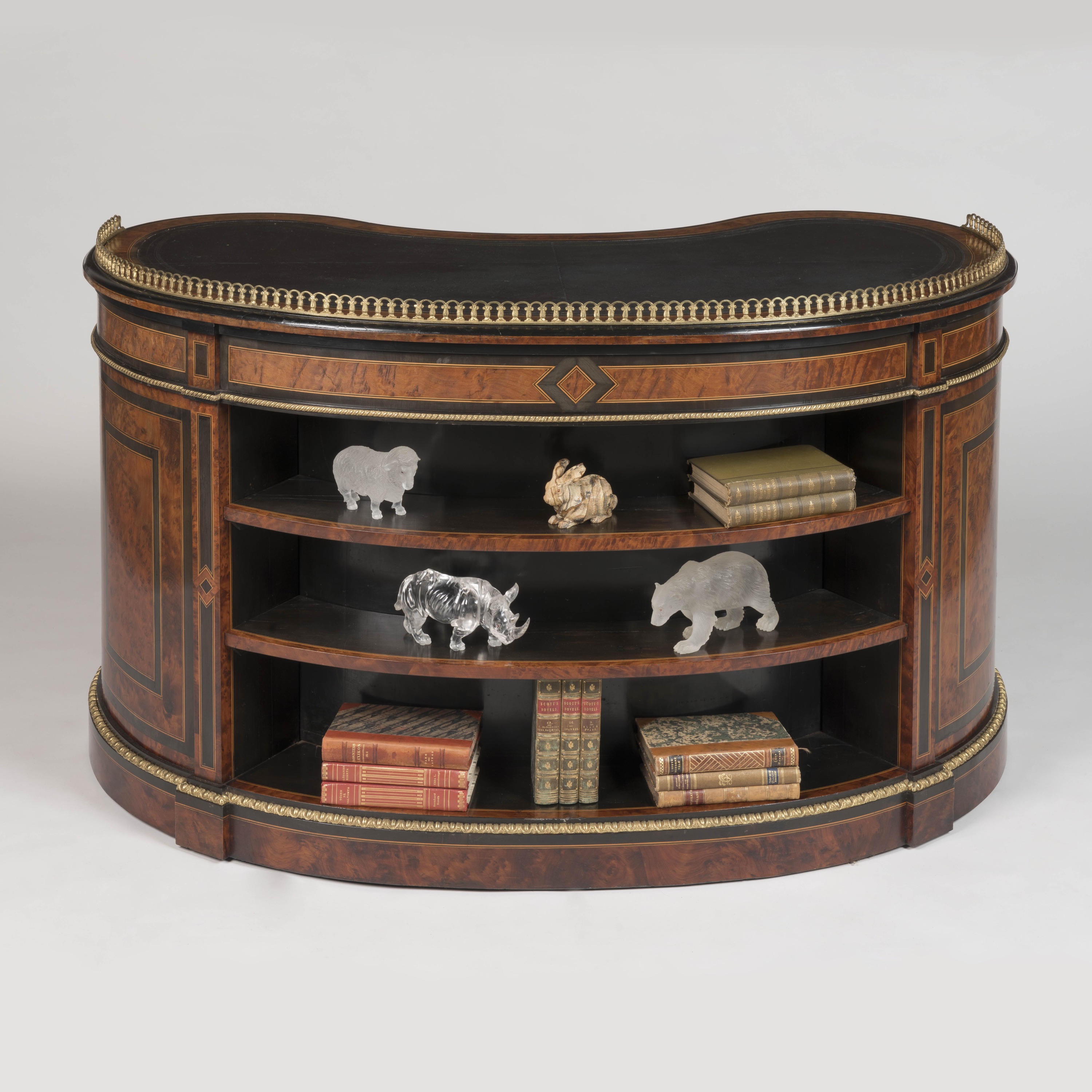 A Very Fine Kidney Desk Attributed to Gillows