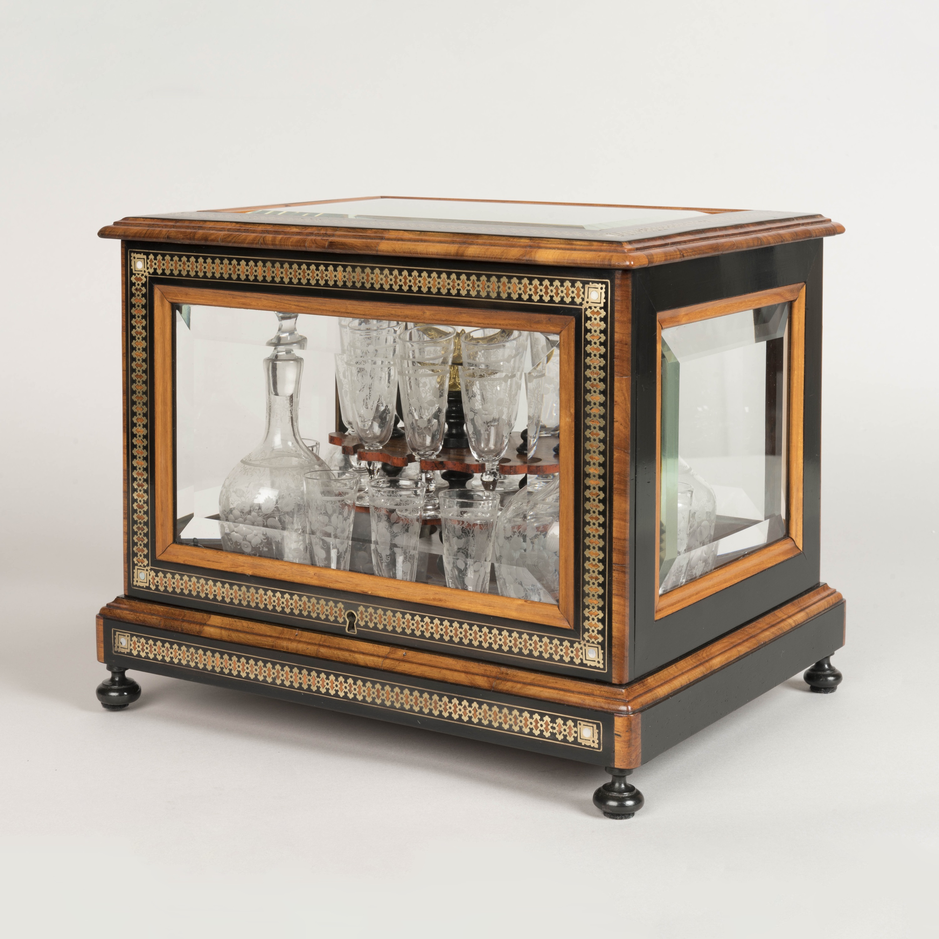 A Napoleon III Inlaid Cave &#224; Liqueur