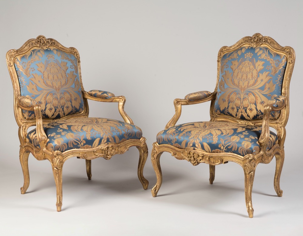 Armchairs & Fauteuils